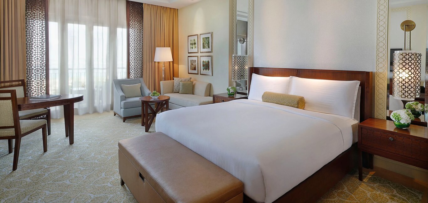 Club Garden King room